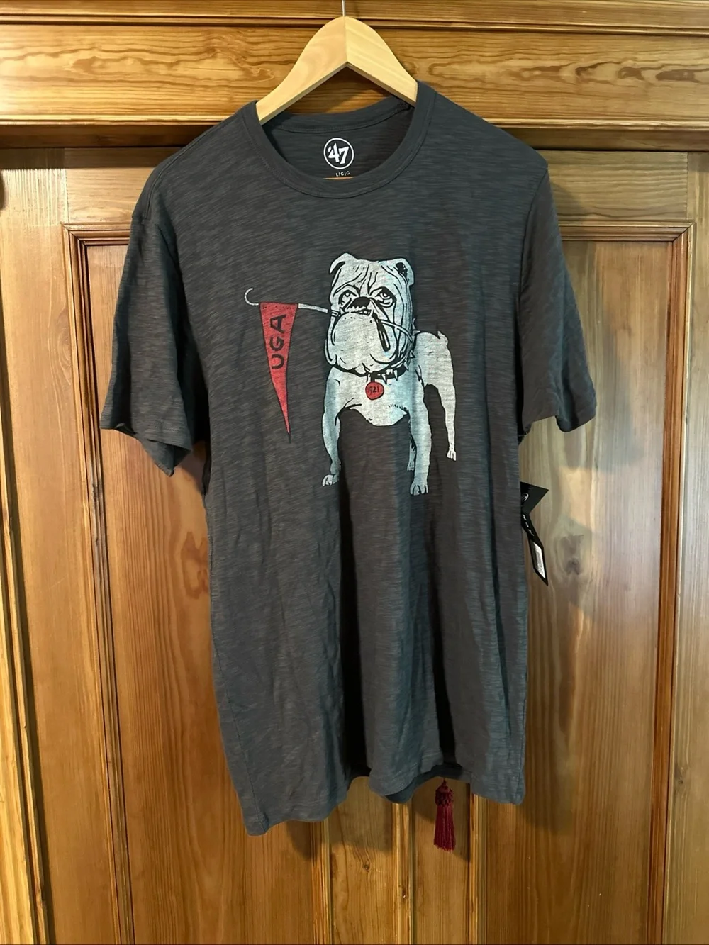 47 Men's Charcoal Bulldog Graphic T-Shirt - UGA NEW with tag SZ large
